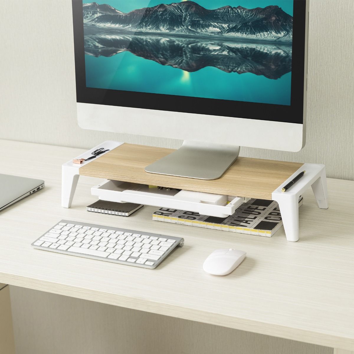 Quinn Computer Stand